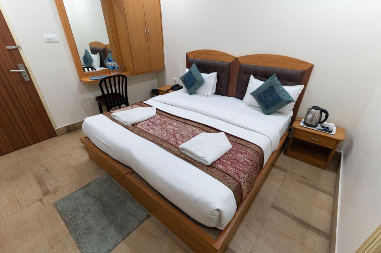 The Century Plaza Hotel Varanasi Eksteriør bilde